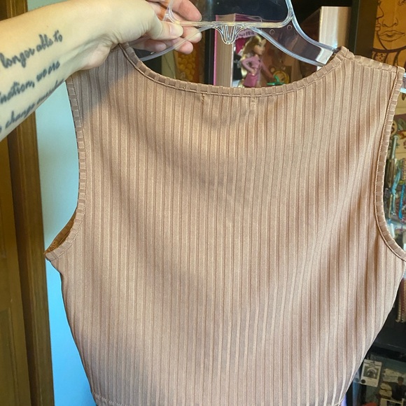 Brown Ribbed Crop Tank - Picture 7 of 7